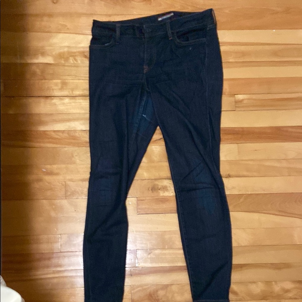 Tommy Hilfigher Jeans with Classic Style